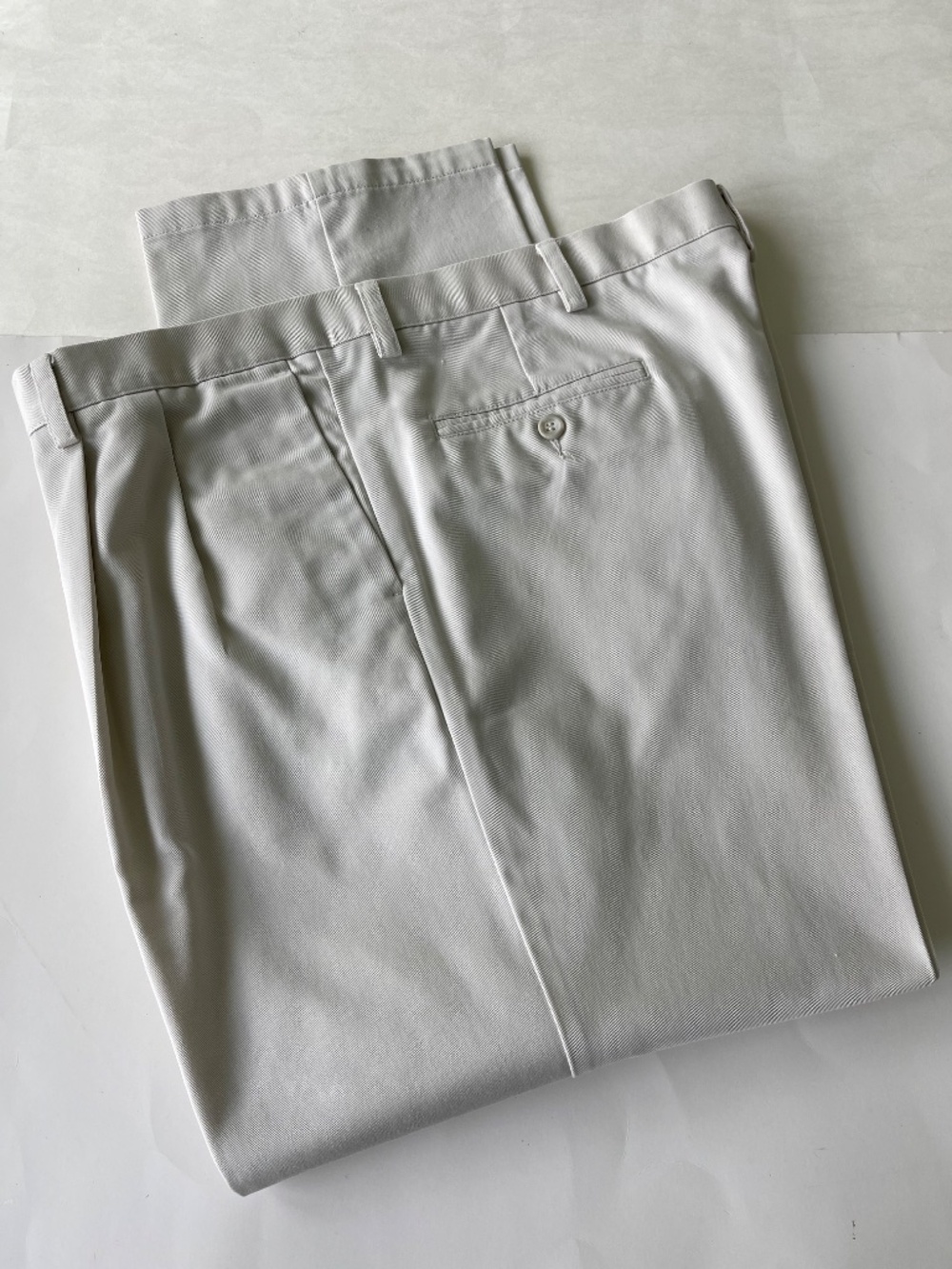 Dockers Mens Khaki Chino Pants 42x30 Pleated - Picture 13 of 15